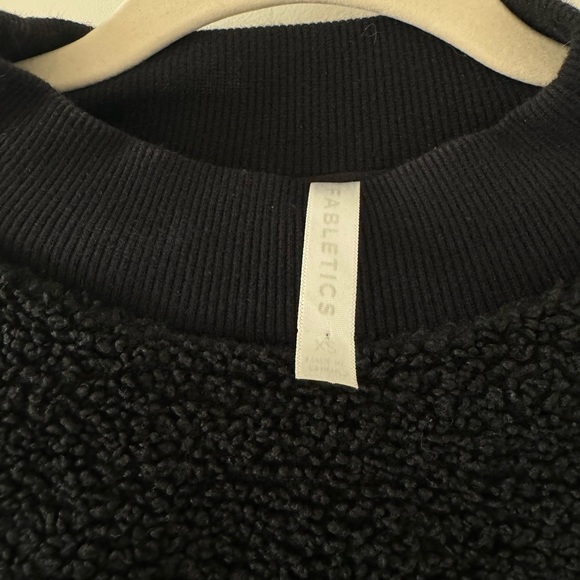 Fabletics crop sweatshirt - Picture 2 of 2